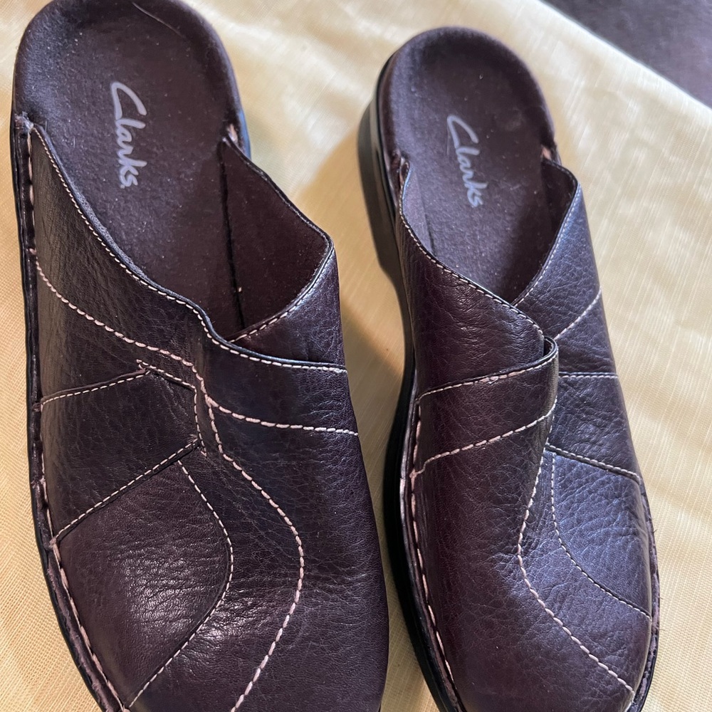 Clarks leather slip on brown. Preloved.